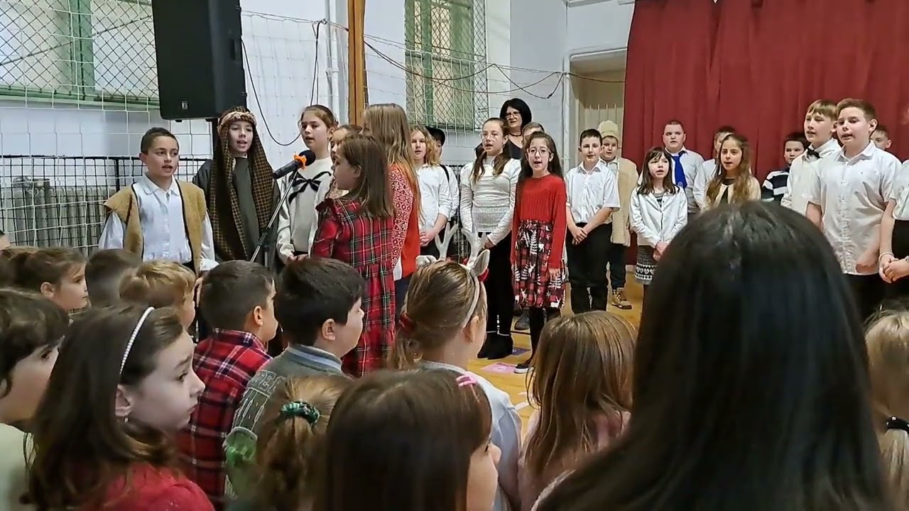 A Monori Ady Úti Általános Iskola 4. évfolyamának karácsonyi műsora