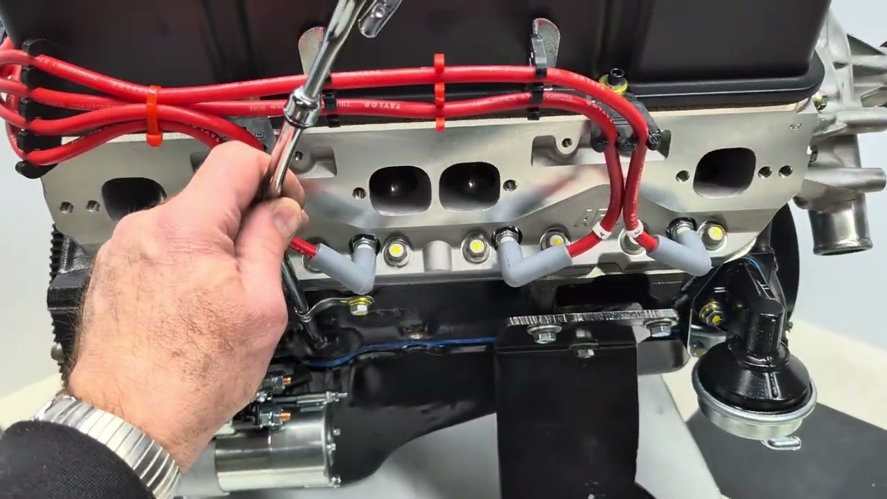 Двигатель Chevy 383/475 л.с. Street Stroker, головки блока цилиндров AFR/распредвал Compcams, рол...