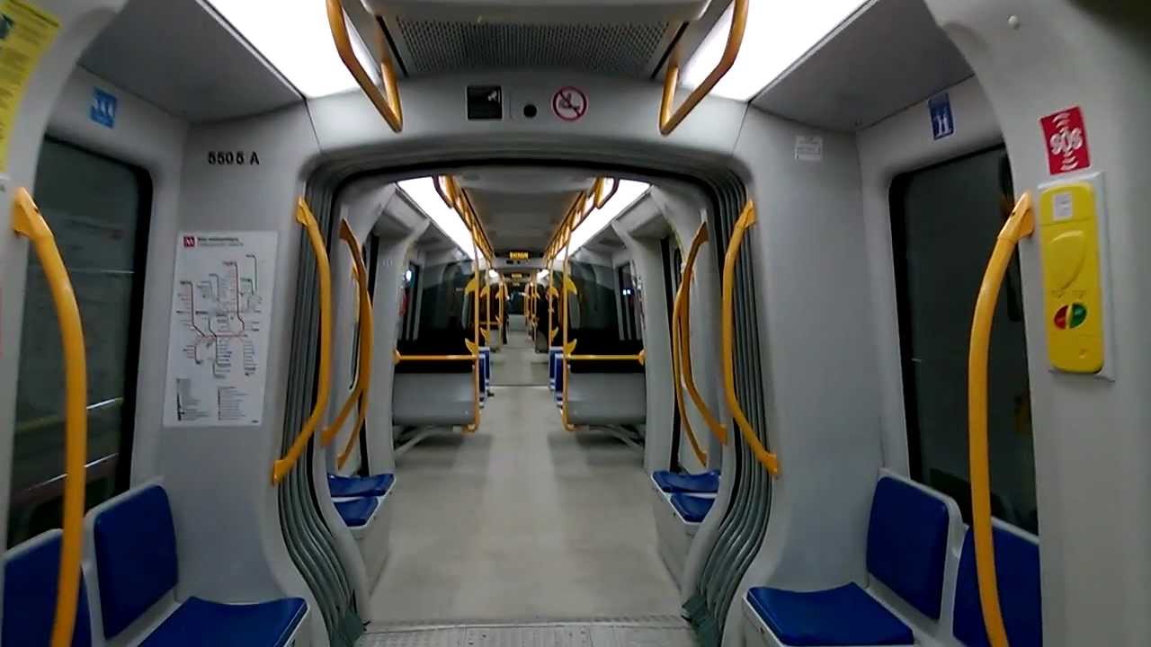 M5 Linea Lilla Milano - Arrivo in stazione e ripartenza del treno 5505 driverless