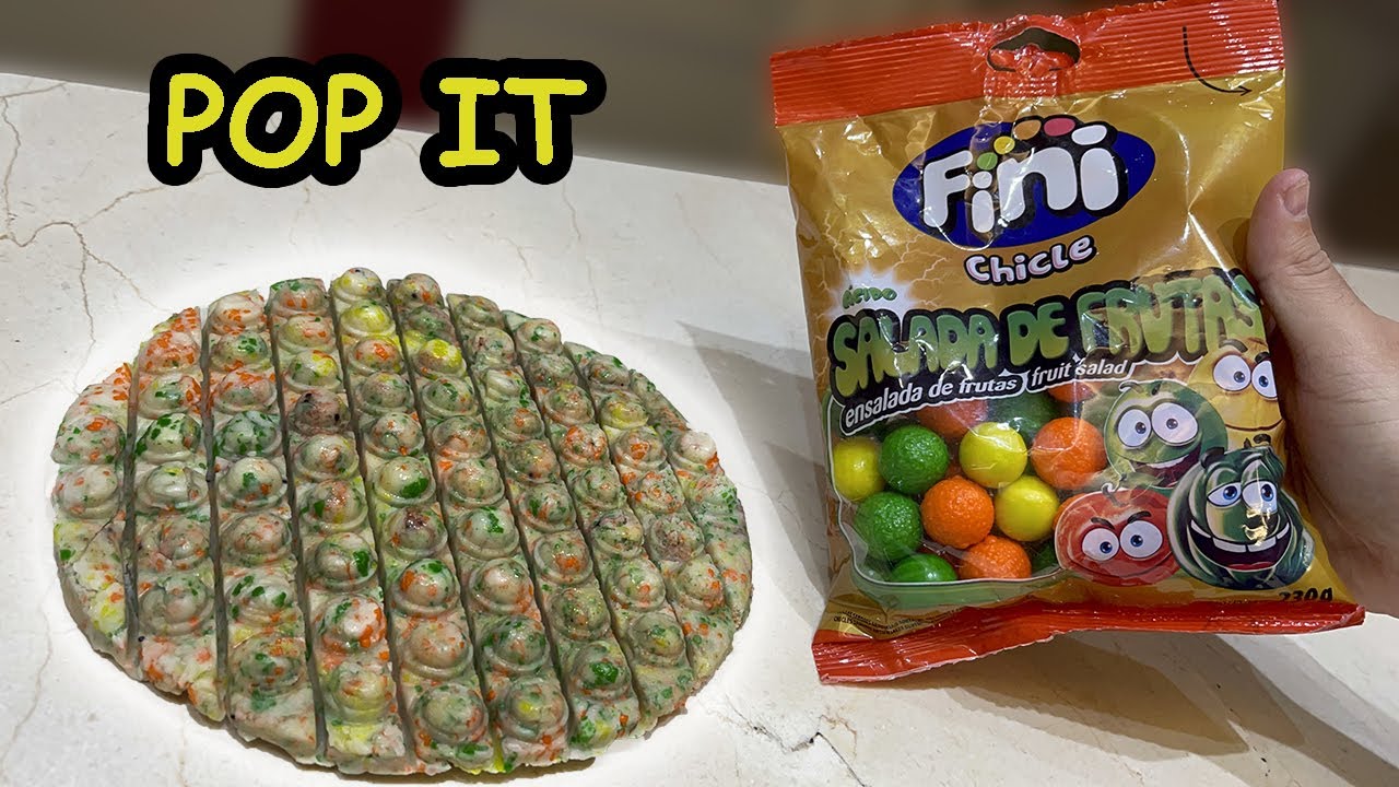 FIZ UM SUPER POP IT COM MUITOS CHICLETES FINI DE FRUTAS!!!