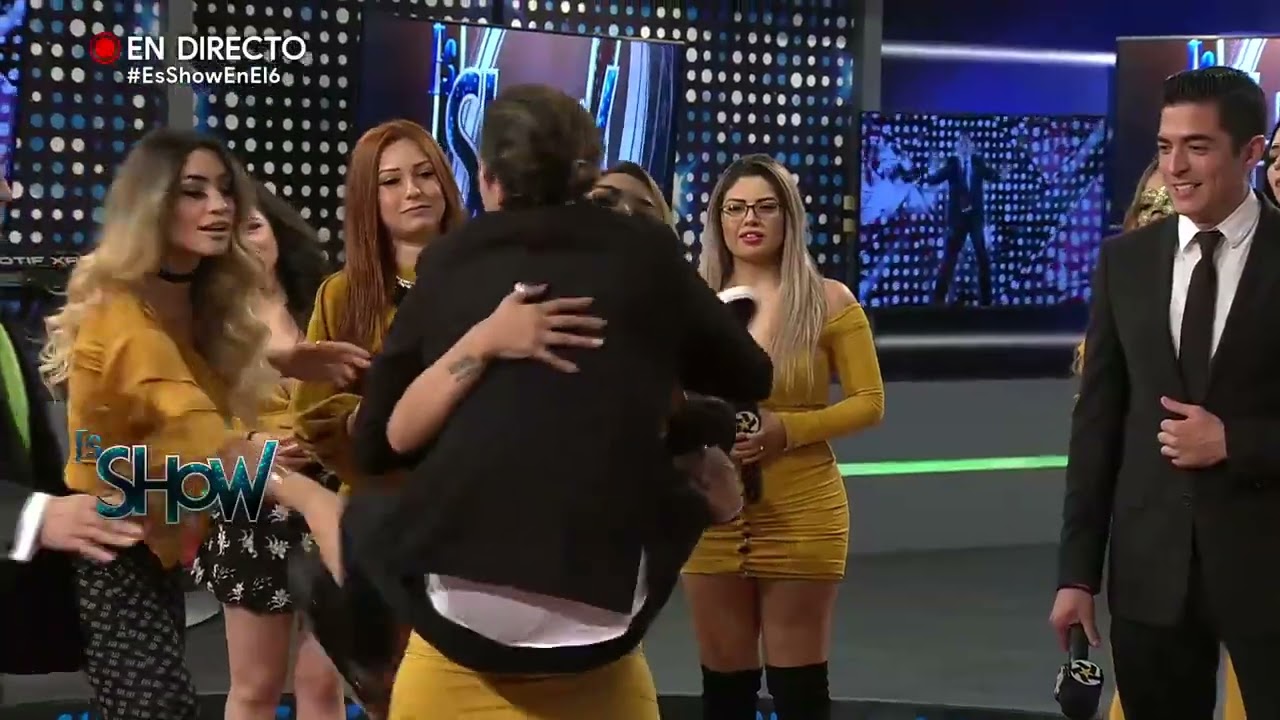 Strong girl lifts man on show #liftaguychallenge