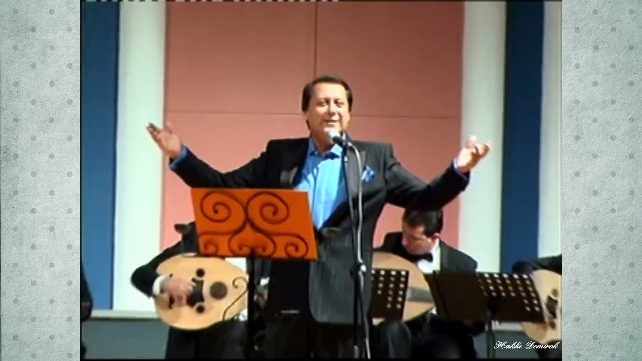 AHMET ÖZHAN - BİR MEVSİM O YOLLARDAN O YAZ BAHÇELERİNDEN