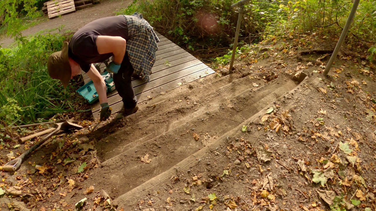 Building steps at Stryt Las Park