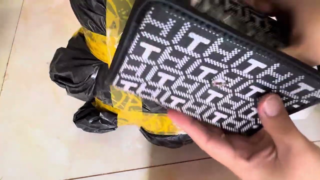 Unboxing with me, Wallet , Pillow! 