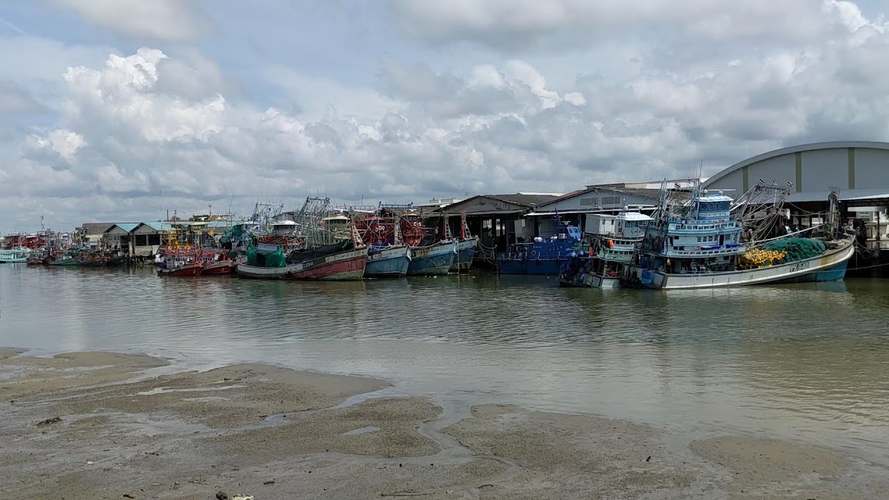 15. Rayong. A durian market and thoughts about dual pricing.