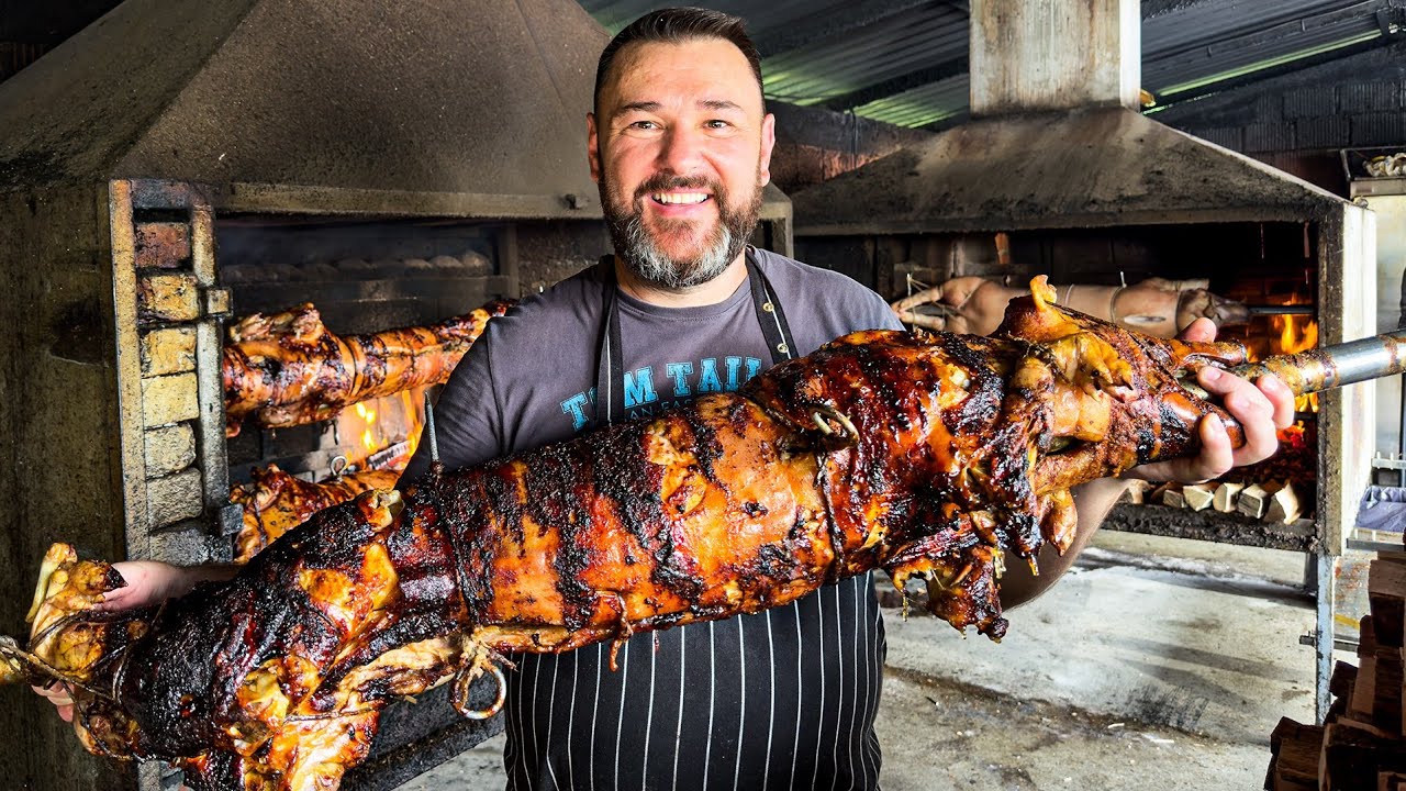 The King of Roast Makes Crispy Pig That Everyone’s Gone Crazy For! 🐖