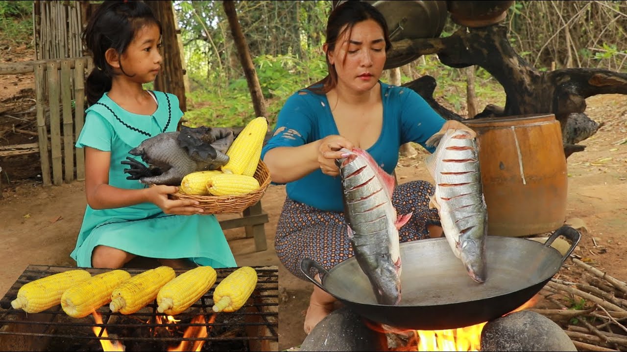 Cooking two fish recipe for lunch- Boiled black chicken soup & Grilled corns eating delicious