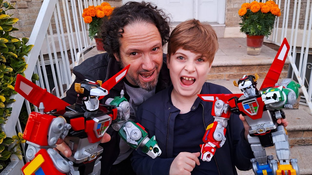 UNBOXING A PLAYMATES VOLTRON FOR THE 40TH ANNIVERSARY! | Unboxing