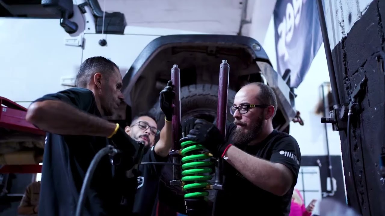 Mitsubishi L200 Triton Savana Sertões com suspensão IronMan Foam Cell