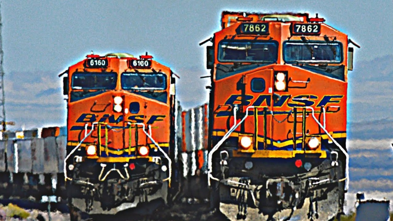 HD: HIGH SPEED BNSF FREIGHT TRAINS ACROSS THE MOJAVE DESERT 2020