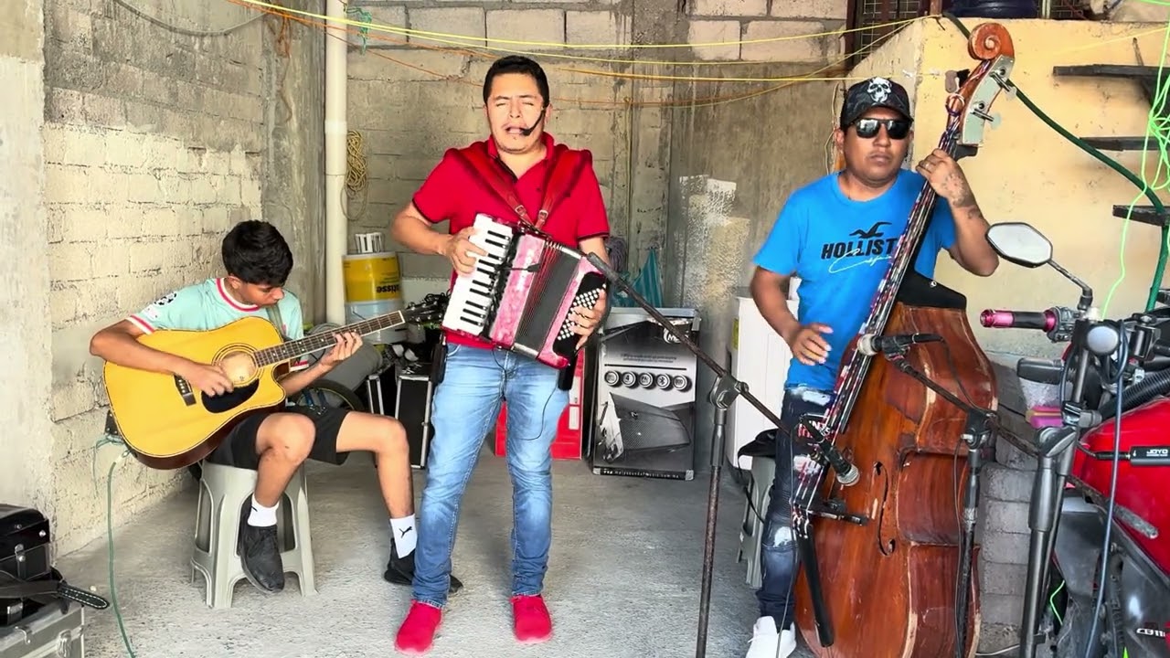 El Caballero (Con tololoche) Los efectivos del compa Borre. 
