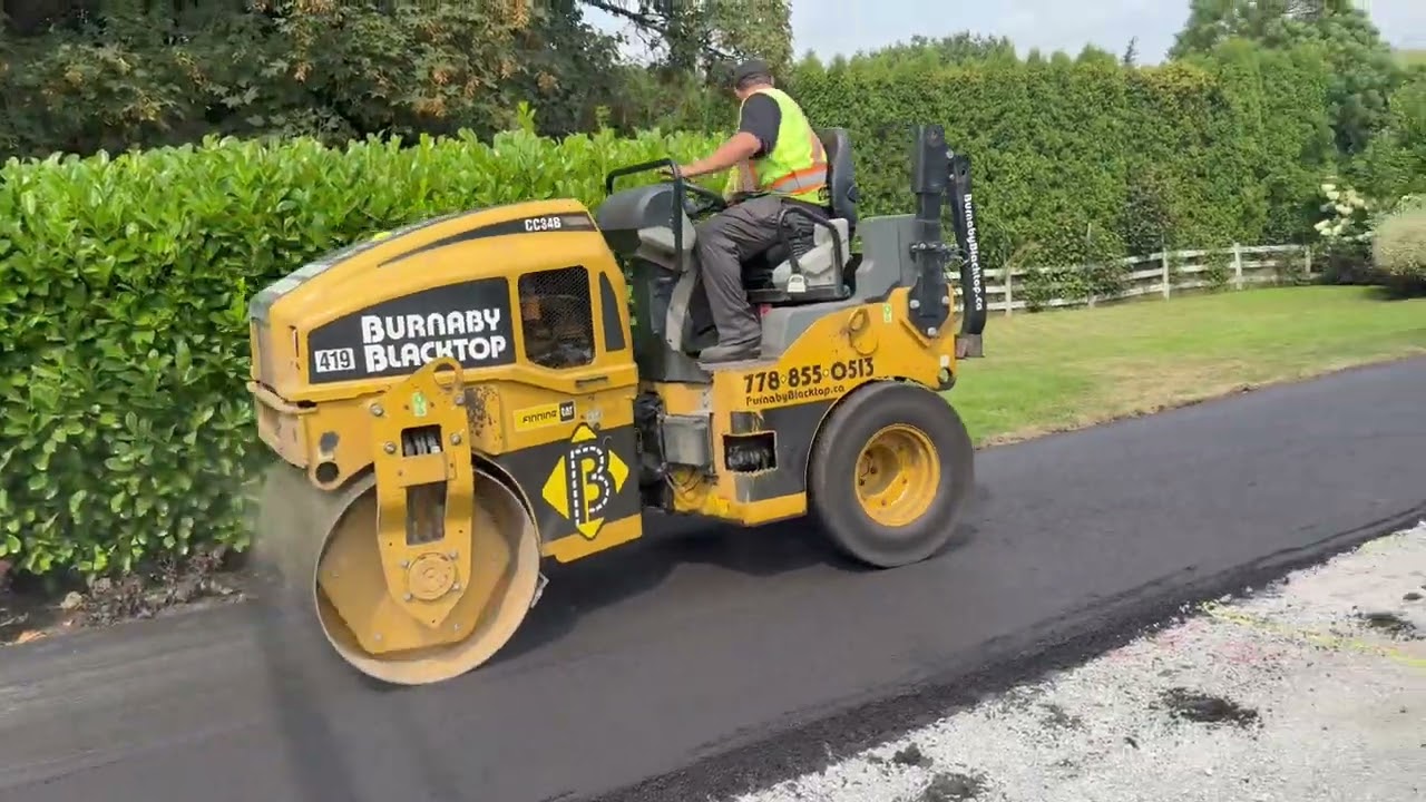 A picture-perfect house deserves a perfect driveway by@BurnabyBlacktop 