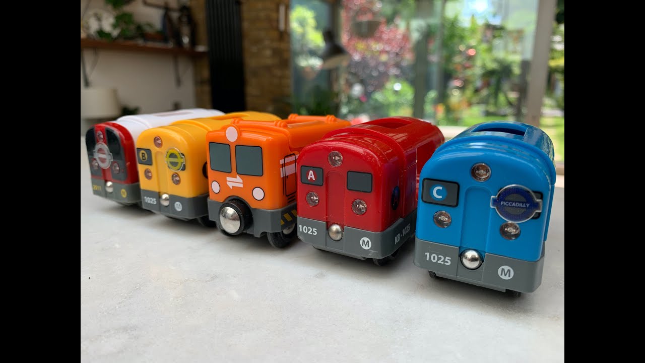 THOMAS IN BRIO WORLD-AIRPORT CENTRAL STATION METRO TRAIN HARBOUR DYNAMITE TUNNEL POLICE STATION