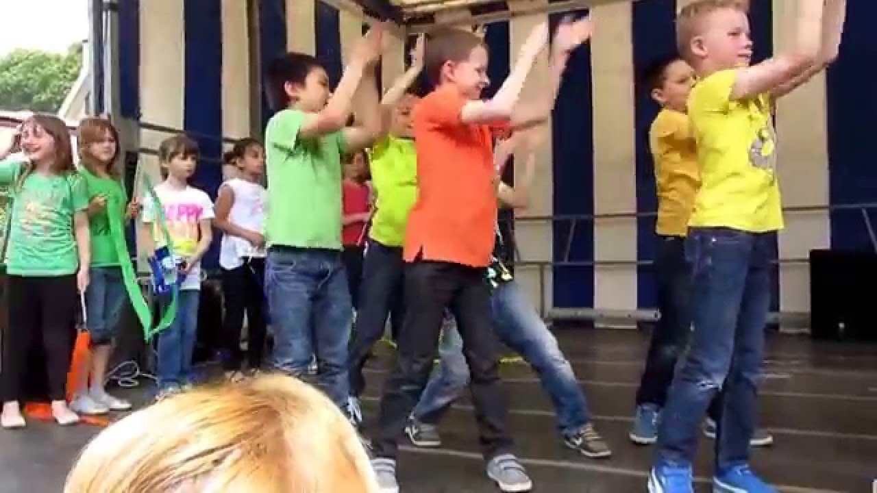 Zilverberk Halle - Opendeurdag 2013 - Optreden L2D met Juf Marita