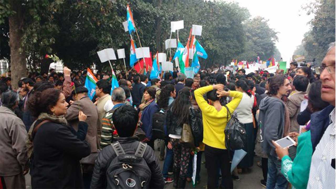 JNU students march from Mandi House to Jantar Mantar, Kanhaiya moves to SC for bail