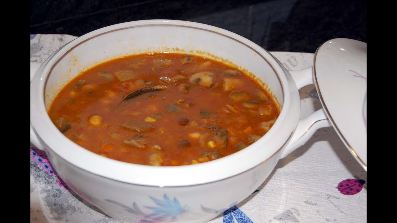 Guisado de garbanzos con setas, al estilo de Mariaje