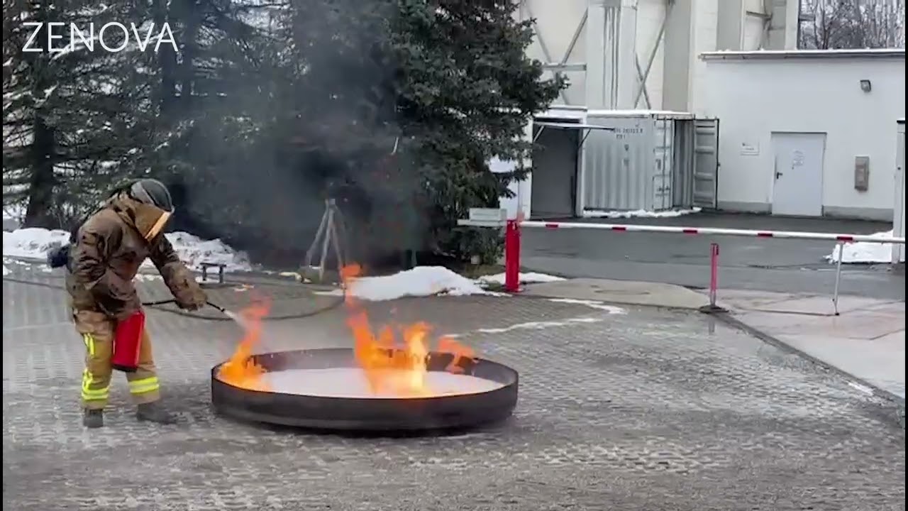 Successful test of the Zenova FX fire extinguisher on Heptane