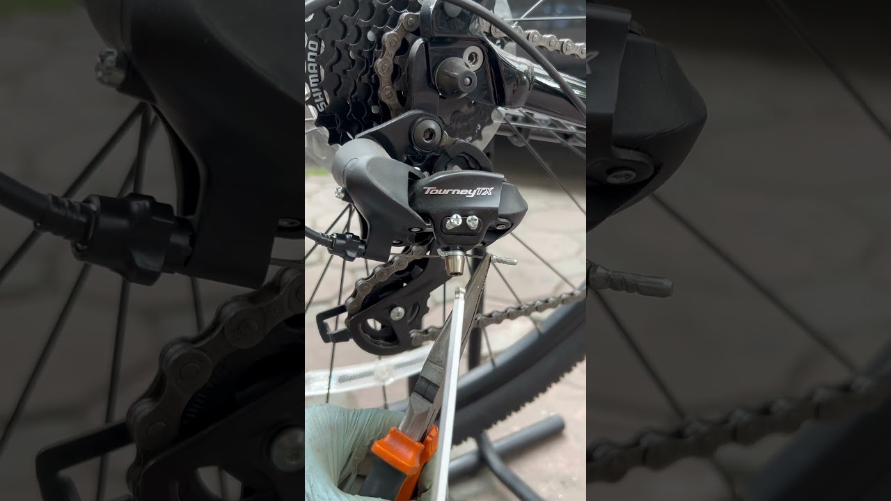 How to Tighten the Rear Derailleur Cable #cycling #cyclingtips #tipsandtricks #Biketips #DIYbike