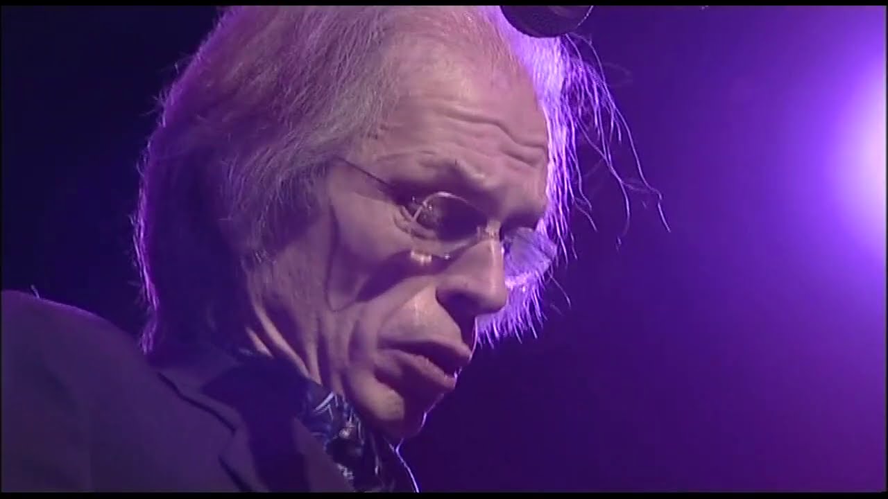 Steve Howe - America / Southern Solo / Excerpt from Close to The Edge - Live in Newcastle 2004