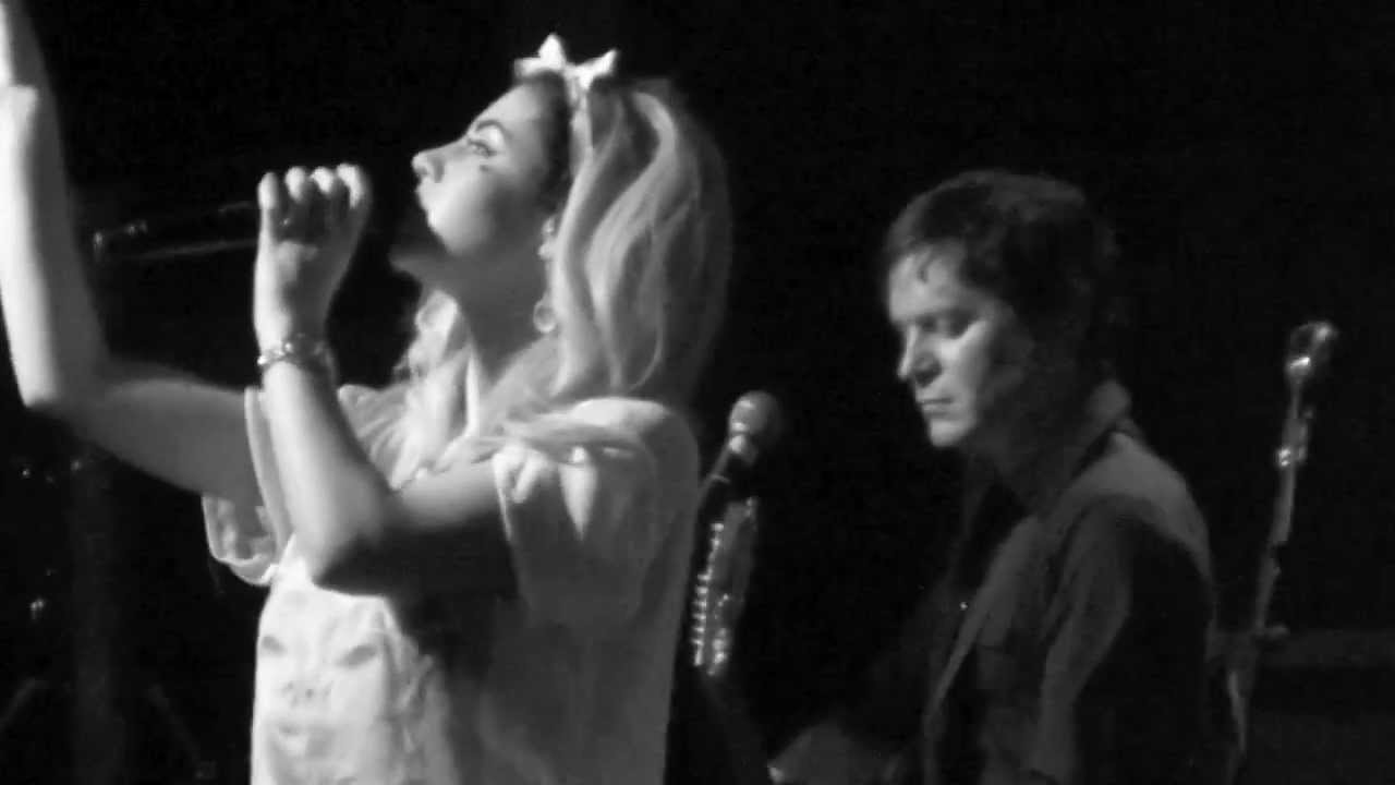 Marina And The Diamonds - Primadonna + Oh No! (Live at The Junction, Cambridge) 24/02/12