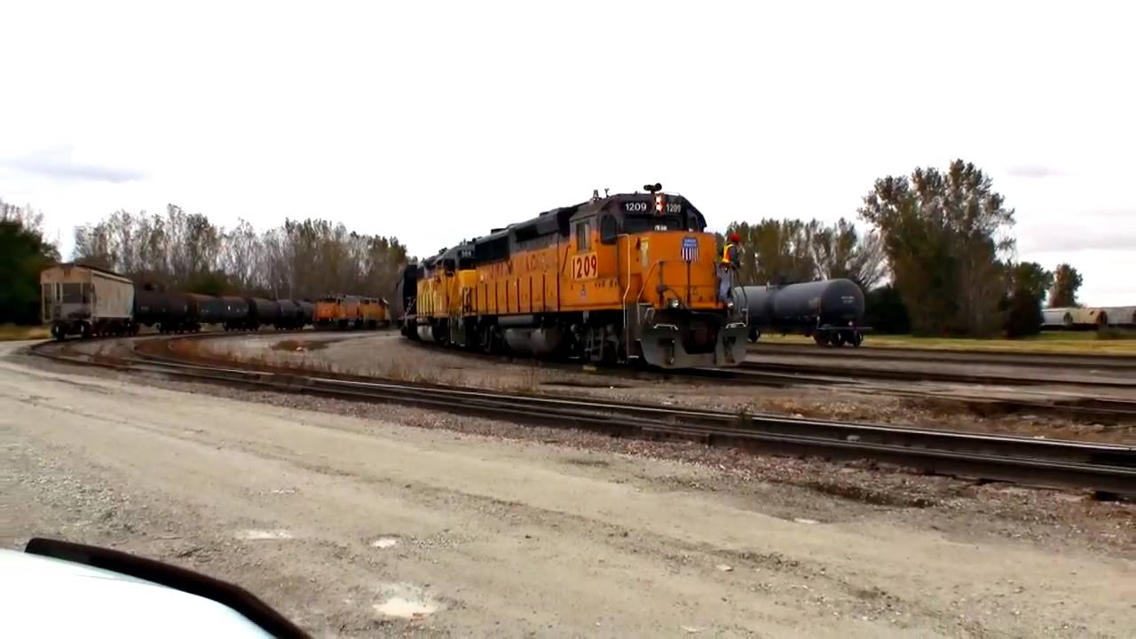 Union Pacific GP38-2 Switching in Council Bluffs Iowa South Yard
