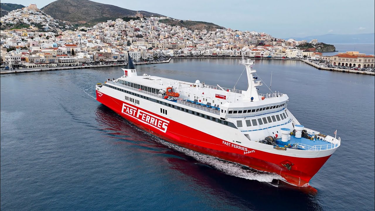 Σύρος – Ρεμέτζο του Fast Ferries Andros και αναχώρηση από ψηλά! (Arrival/Departure - Syros island)