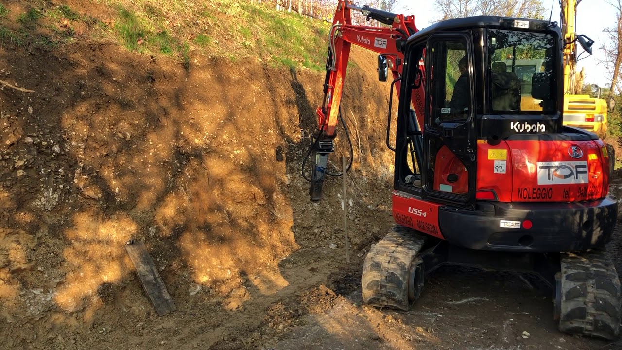 KUBOTA U55.4 CON ACCESSORIO MARTELLO DEMOLITORE IDRAULICO