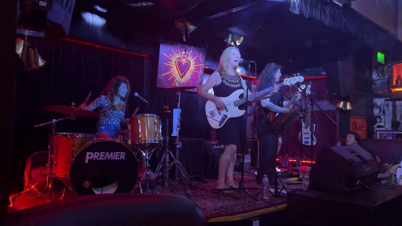 Embarcadas en Bar Carnal/ Loco un poco 
