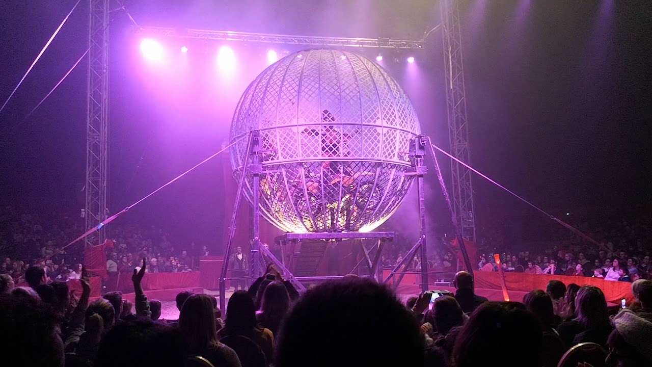 Spectacle moto cirque