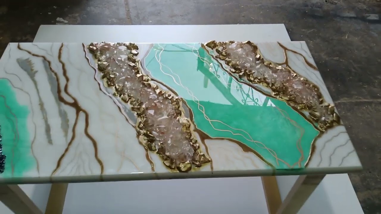 mesa de centro tipo geoda verde turquesa
