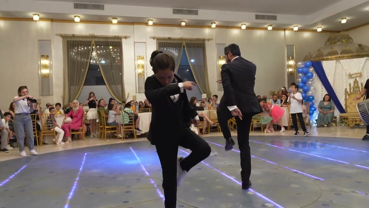9 yaşındaki oğlu babayı geçti bile ☺️☺️ çökertme zeybeği Emir Alp Tekin müthiş performans