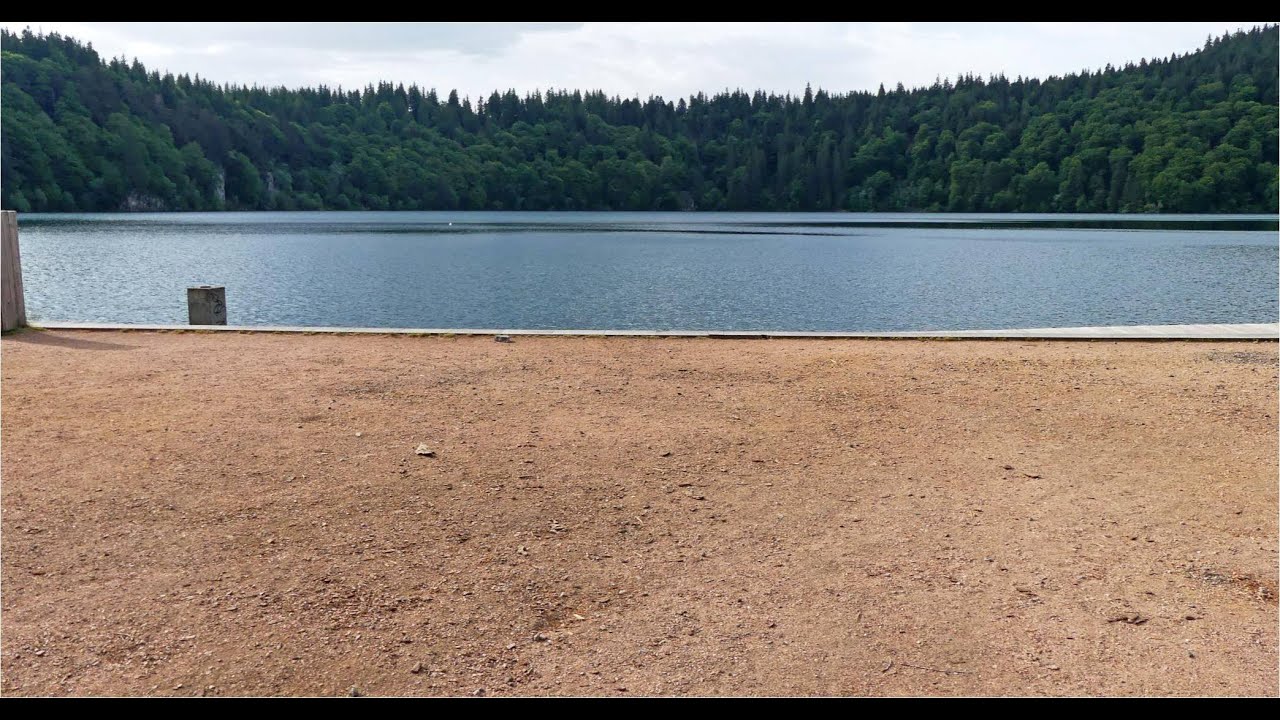2021 06 17   Auvergne    Circuit des lacs Pavin, Bourdouze et Estivadoux