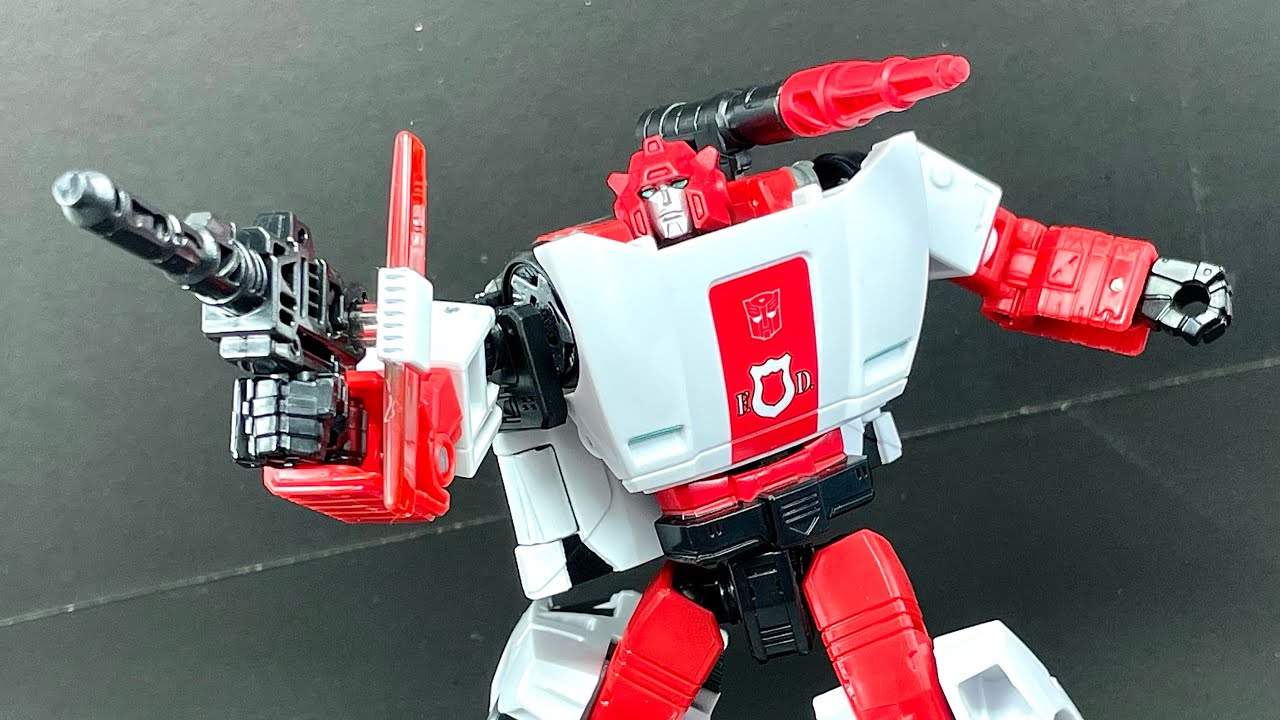 Transformers KINGDOM Red Alert Chefatron Review