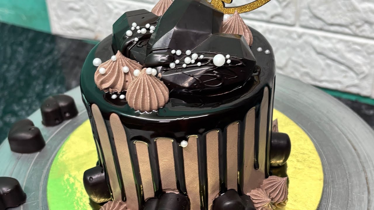 Chocolate tall cake kaise banaye \ beautiful chocolate cake #viral 