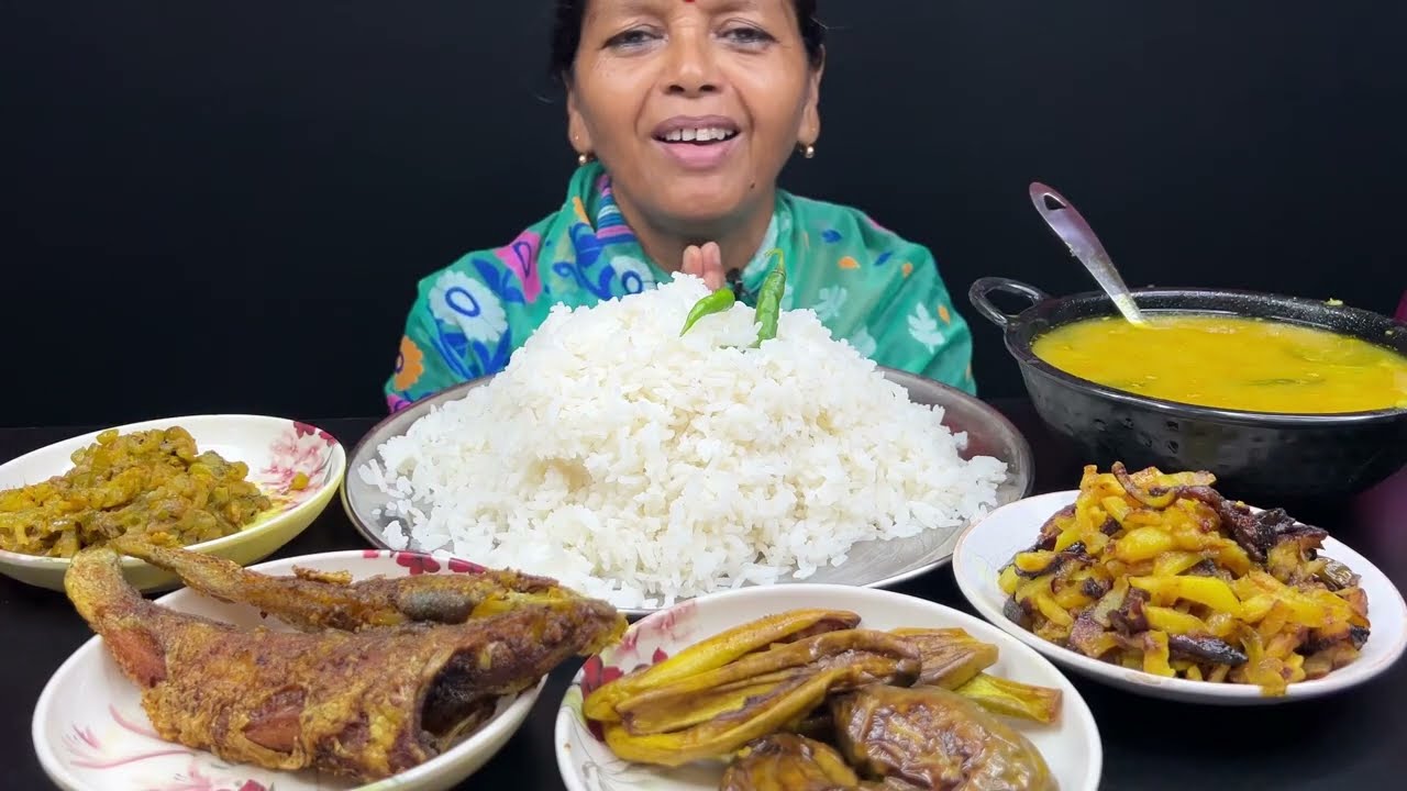 BIGBITES, COMFORT FOOD EATING, RICE WITH DAL, ALU VAJA, VOLA MACH VAJA, POTOL CAJA, BEGUN VAJA..।।