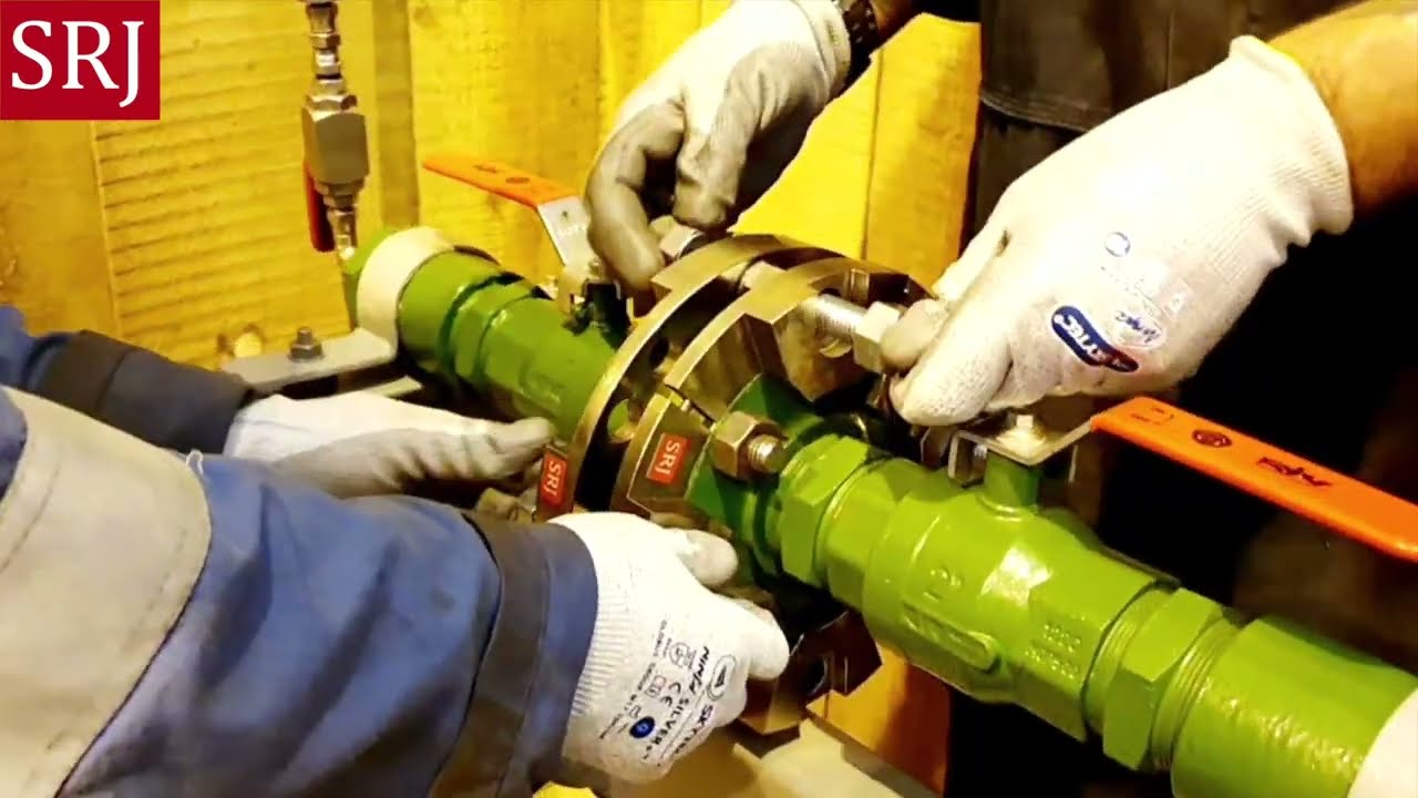 SRJ BoltEx® flange clamp - completing hot bolting safely