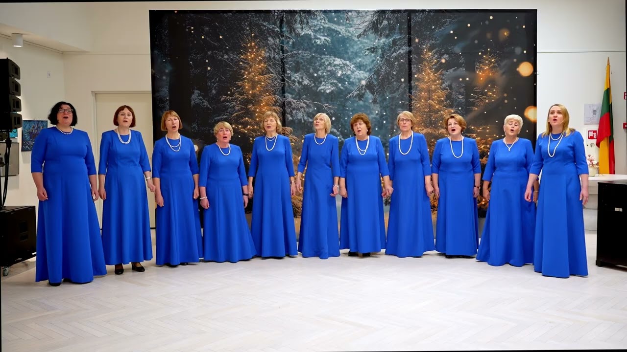 Vokalinis moterų ansamblis „Elegija“ (vadovė Kristina Katauskienė).