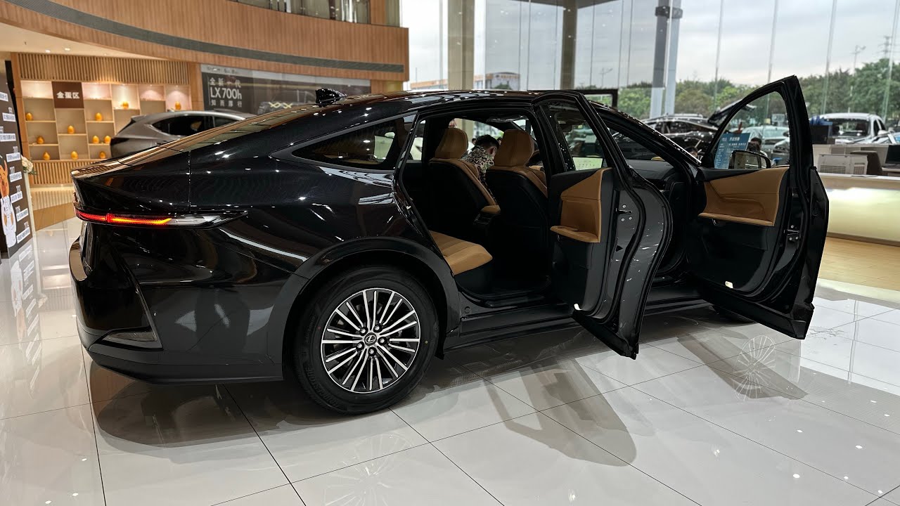 2026 Lexus ES 300h &ndash; The Ultimate Luxury Hybrid Sedan? | Immersive Walkaround
