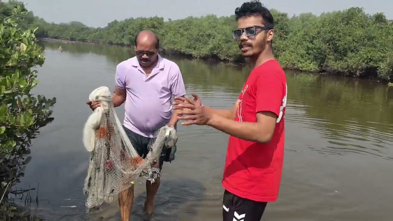 नवीन पाग घेऊन गेलो खाडीत पागाला