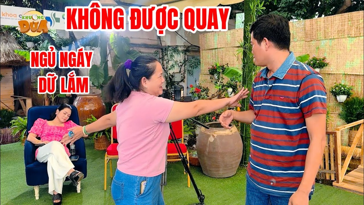 Khương Dừa bị trợ lý tác động khi quay chị Ngọc Huyền ngủ ngáy khò khò? 