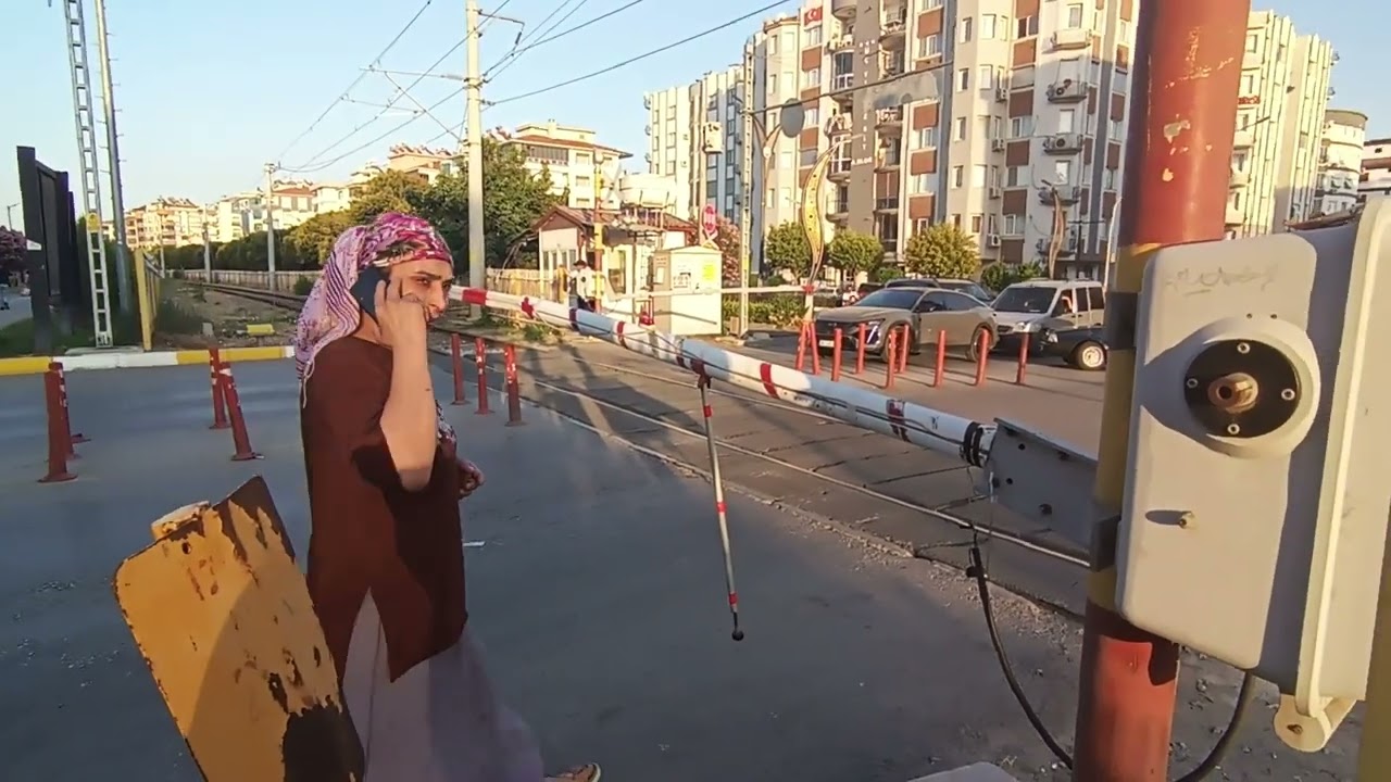 ÖDEMİŞ İZMİR TRENİ TORBALI GARINA GİRİŞİ @tcddtrenleri2