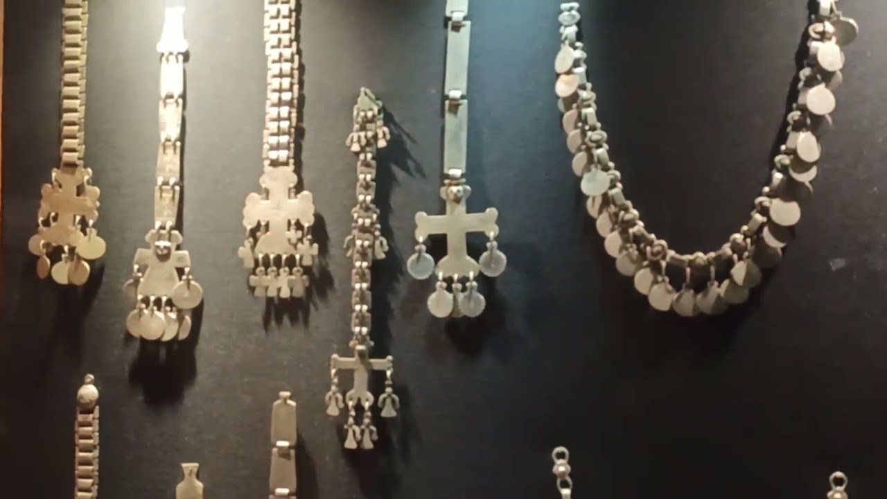 Joyer&iacute;a de los mapuches y los Incas en plata museo en Huilo Huilo