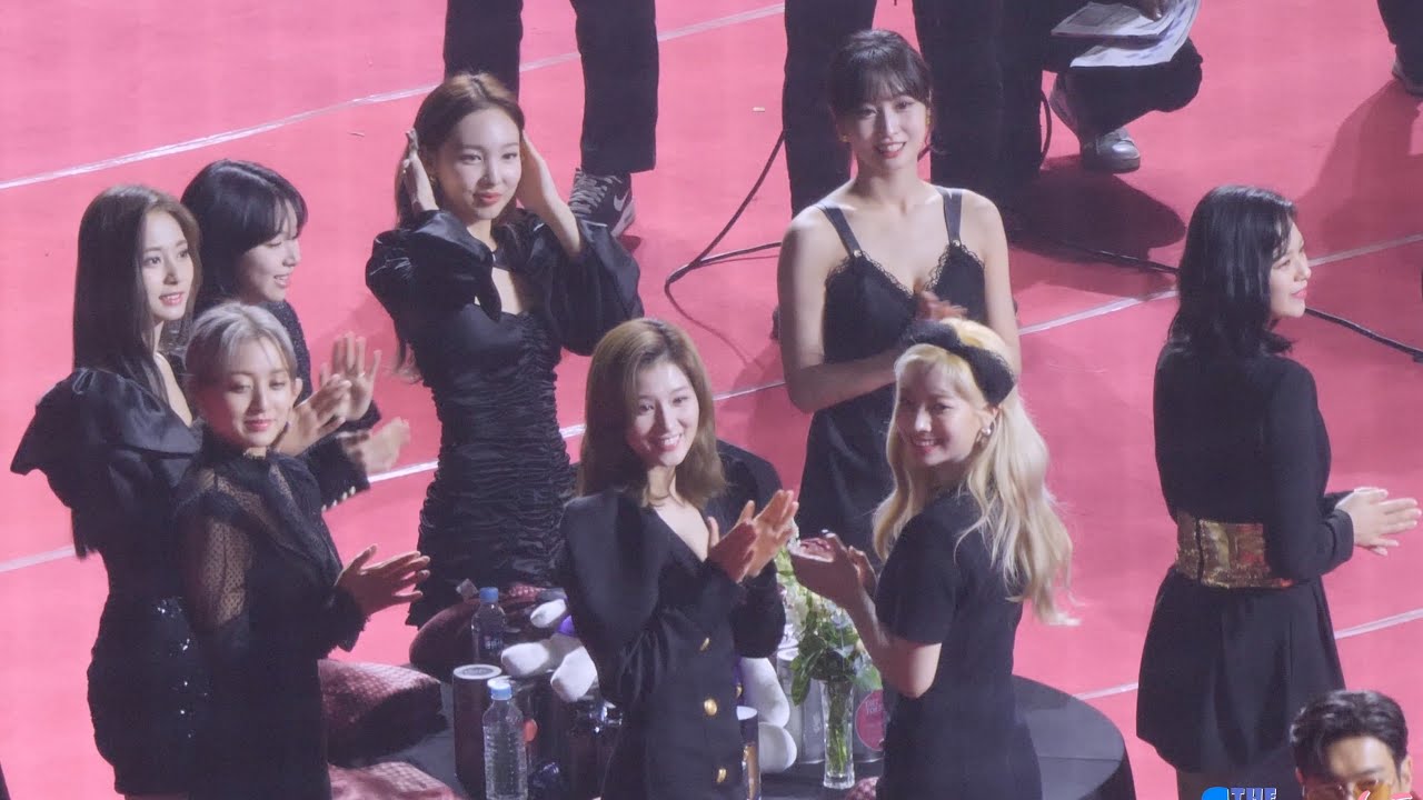 ITZY(있지) 신인상 수상 트와이스 리액션 직캠 TWICE Reaction to ITZY 200130