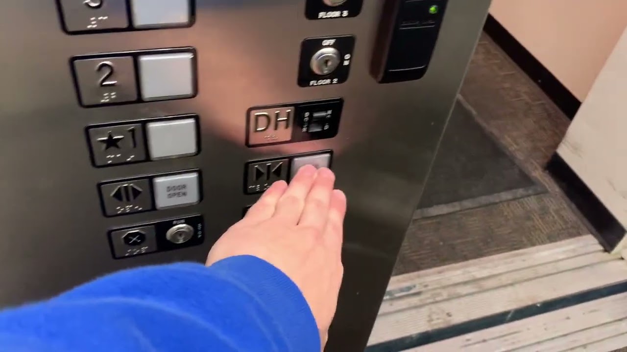Ep. 12: Schumacher elevators @ an unnamed building: Cedar Rapids, IA