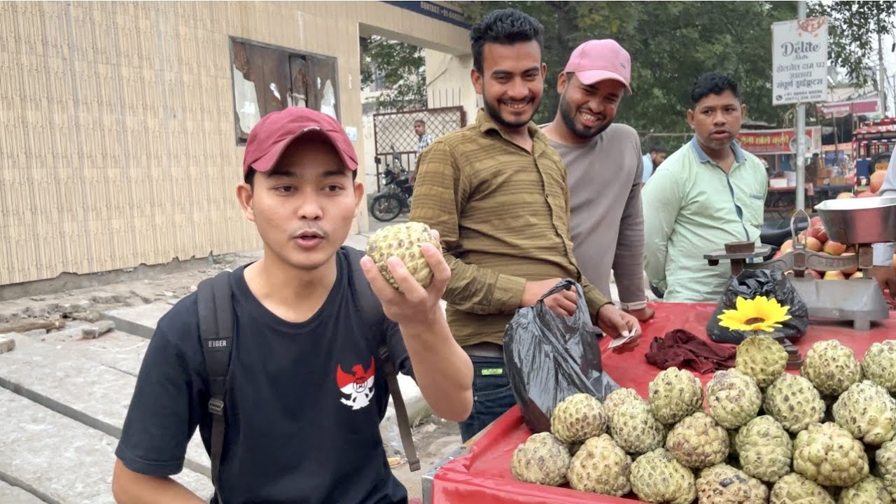 JADI PUSAT TONTONAN WARGA INDIA!PADA HERAN DAN NGETAWAIN PAS MAKAN BUAH ANEH INI!