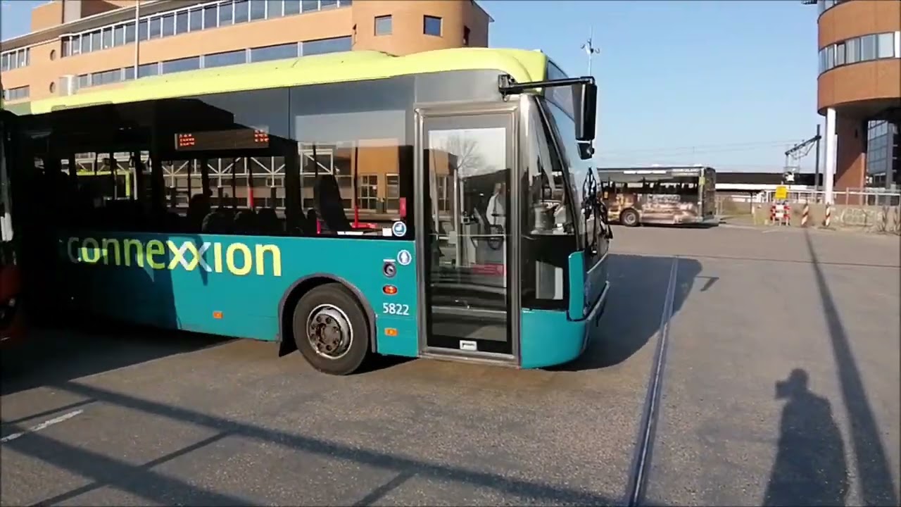 Het bus en trein vervoer in Hilversum 23-03-2022