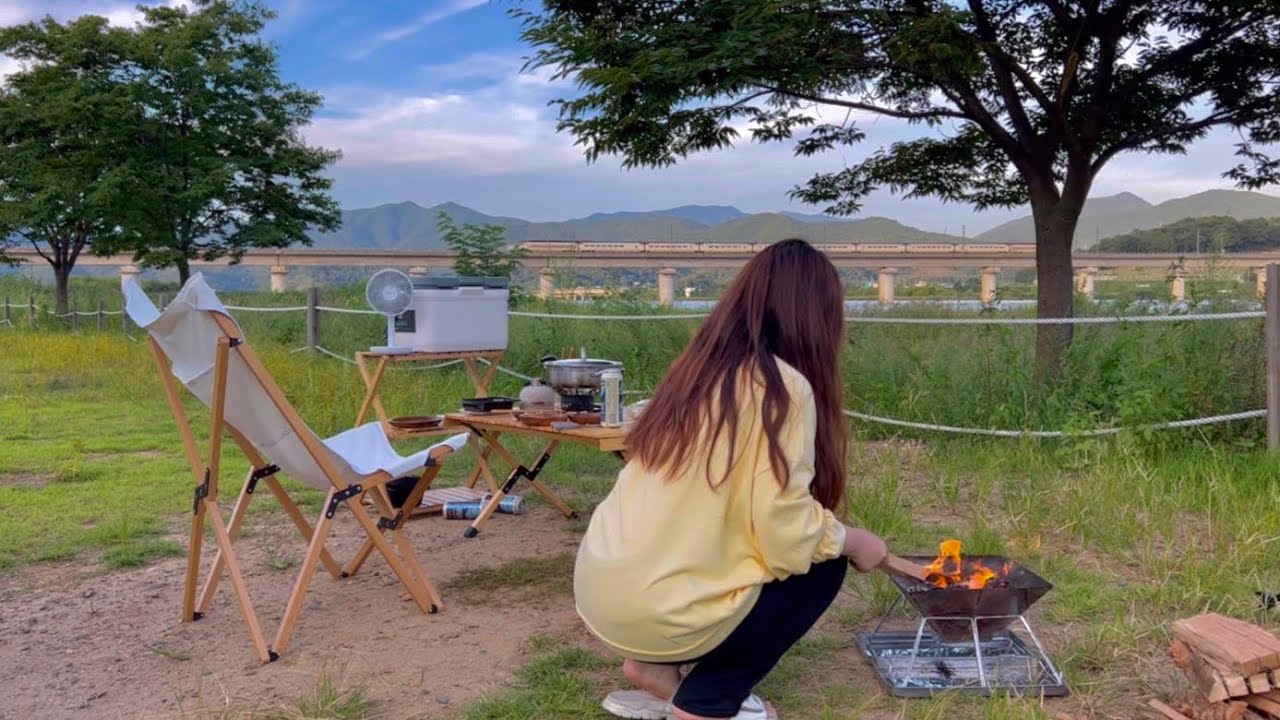 낙동강 뷰 캠핑장에서 솔로캠핑 | 옥수수전, 백골뱅이홍게오뎅꼬치 | 칠곡보 오토캠핑장