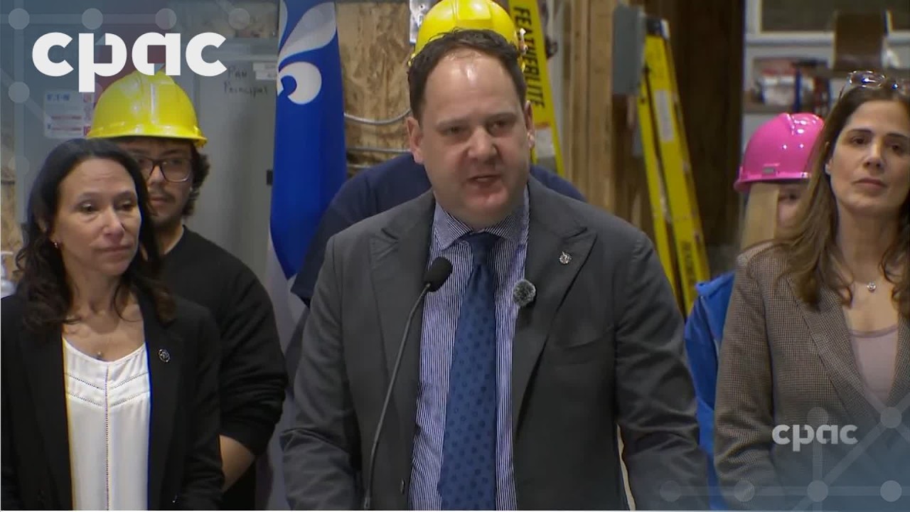 11:00 ET: Federal government to announce investments in green skills training