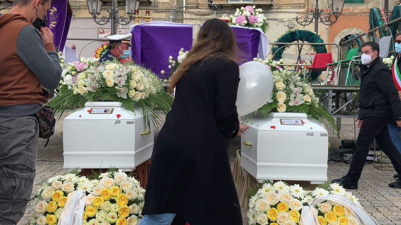 L'ultimo saluto a Martina e Gaetano: l'omelia dell'arcivescovo di Agrigento