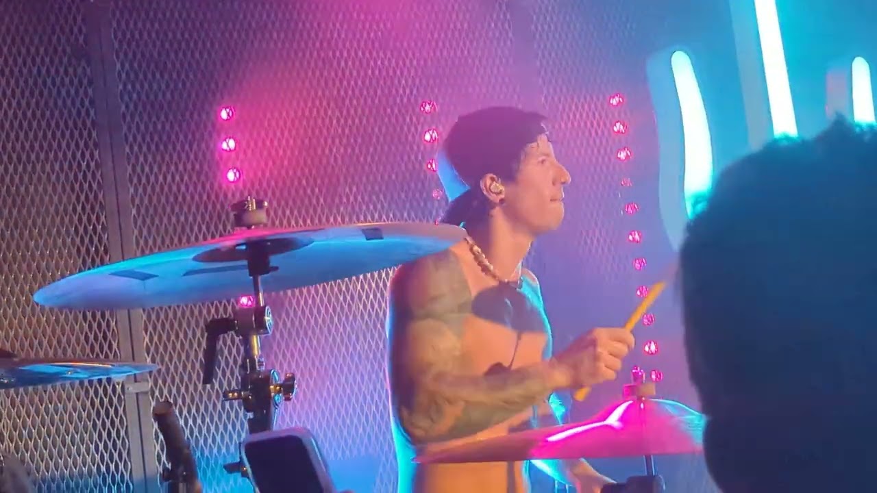 Shy Away - twenty one pilots (Live @ Camden Assembly, London - 21/06/22)